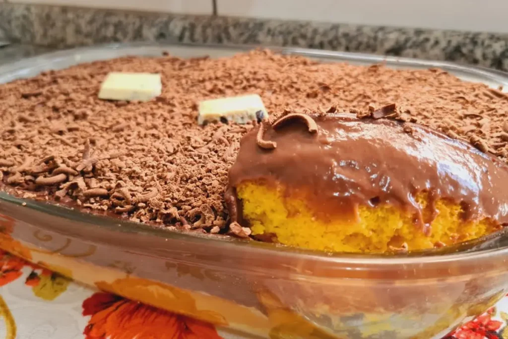 Bolo de Cenoura na Travessa